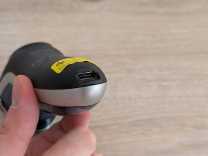 Ladeanschluss des SweetLF SWS7105 Rasierers