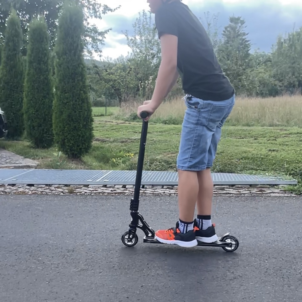 Land SurferPro Stunt-Scooter