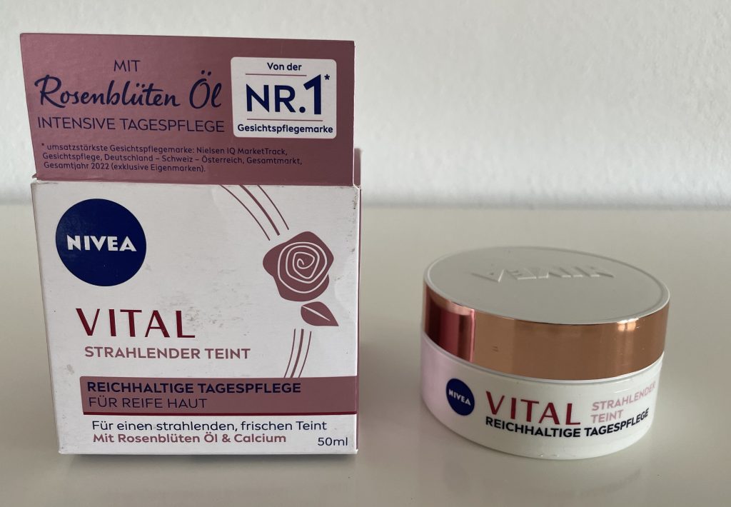 NIVEA VITAL Strahlender Teint Gesichtscreme Cremetiegel mit Verpackung