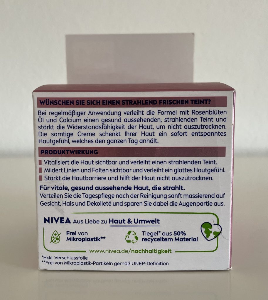 NIVEA VITAL Strahlender Teint Gesichtscreme in der Verpackung von hinten