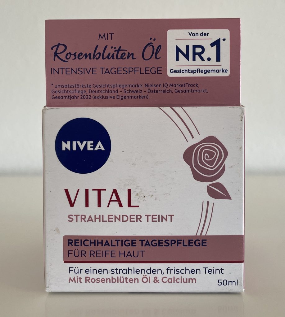 NIVEA VITAL Strahlender Teint Gesichtscreme in der Verpackung von vorne