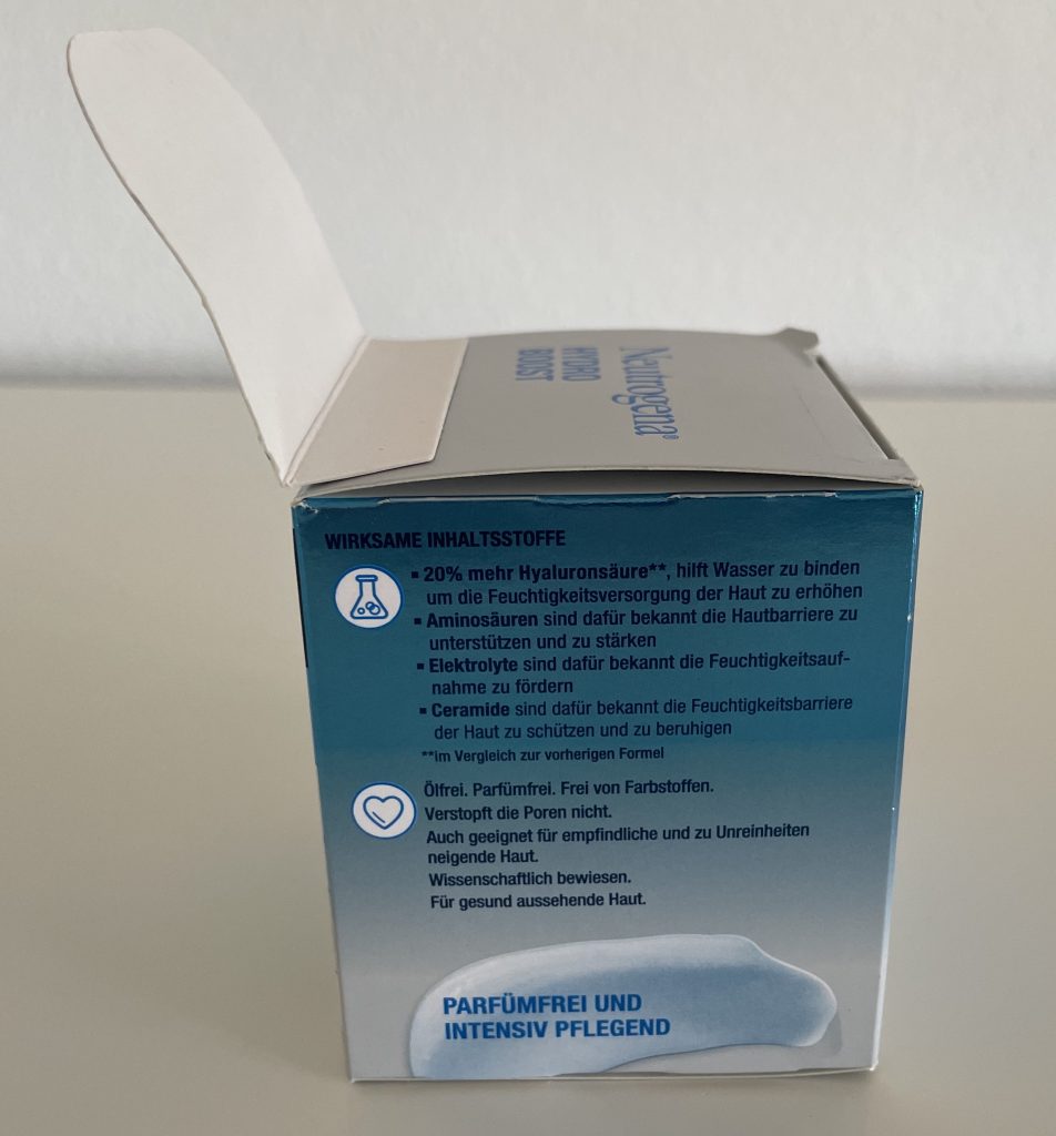 Neutrogena Hydro Boost Gesichtscreme in der Verpackung von der linken Seite