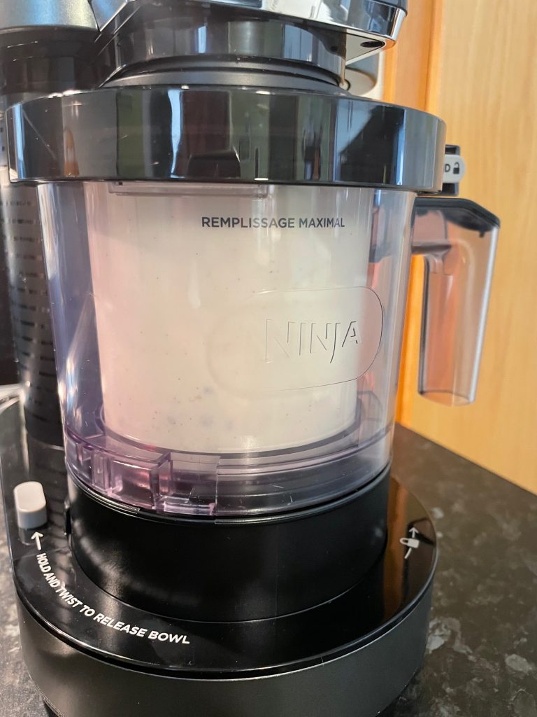 Ninja CREAMi NC300EU Eismaschine im Einsatz