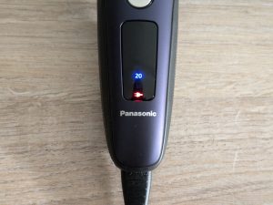 Panasonic ES-LV67A803 Rasierer beim Laden