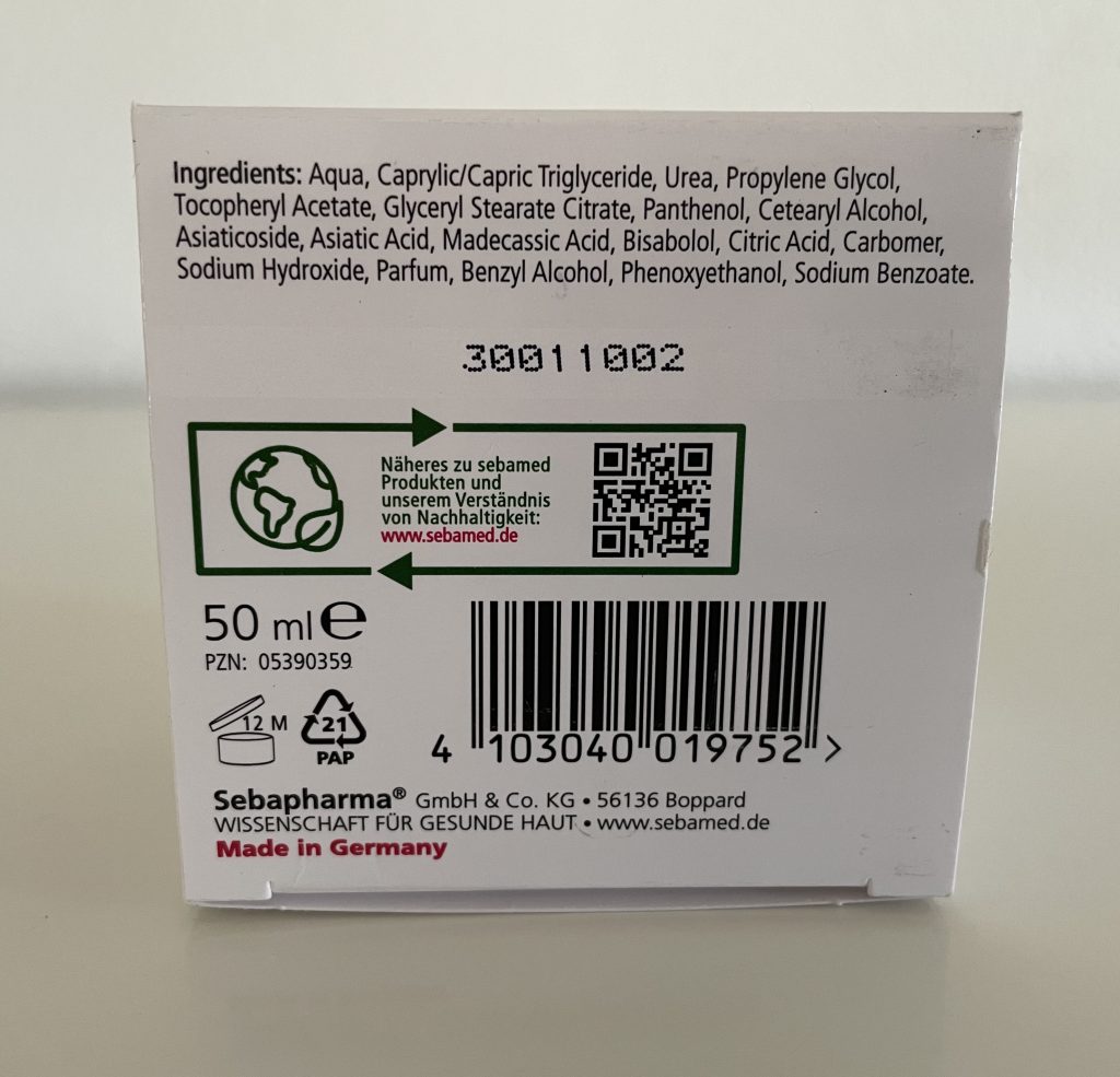 Sebamed Trockene Haut Urea Akut 5% Gesichtscreme in der Verpackung von unten