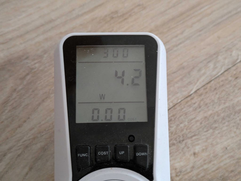 Stromverbrauch des Grundig ProClub MS 8130 Rasierers beim Laden