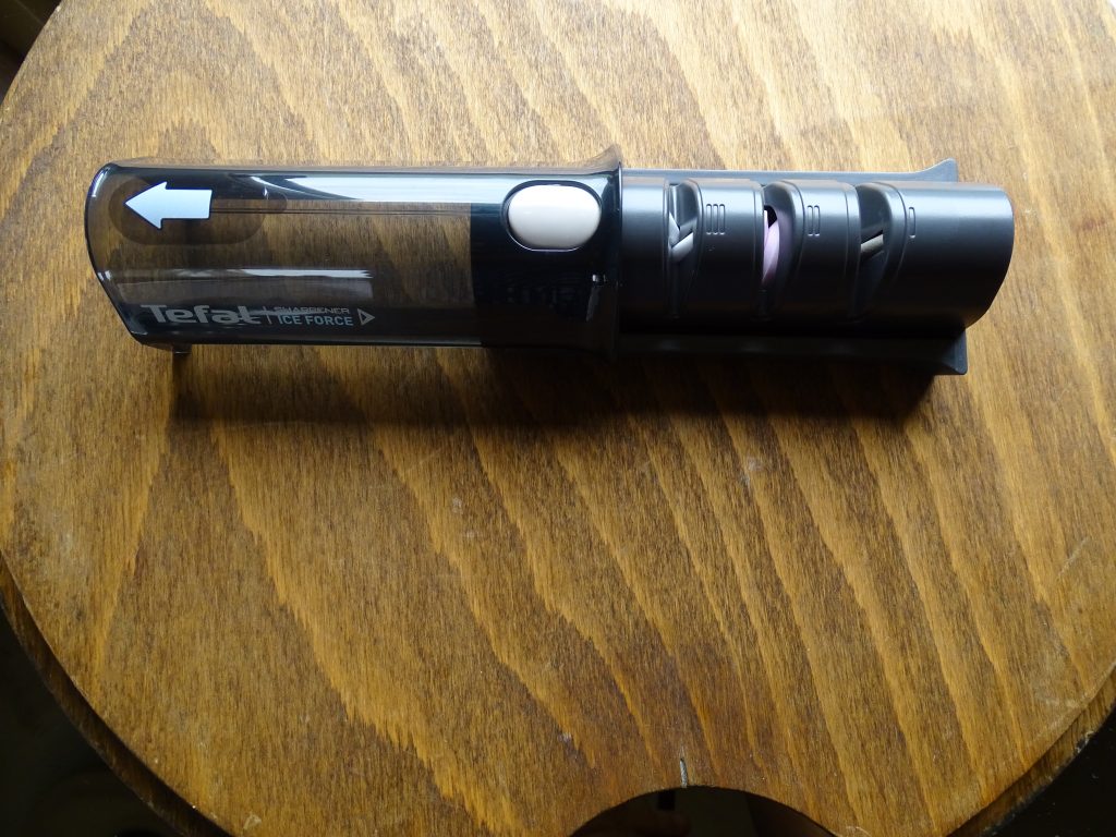 Tefal IceForce Abdeckung aufgeschoben