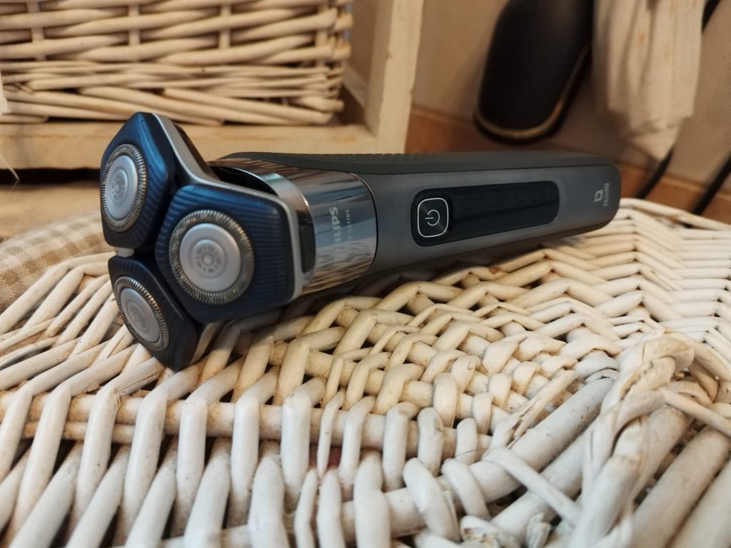 Titelbild-des-Philips-Shaver-Series-7000-Modell-S788735-Rasierers-3