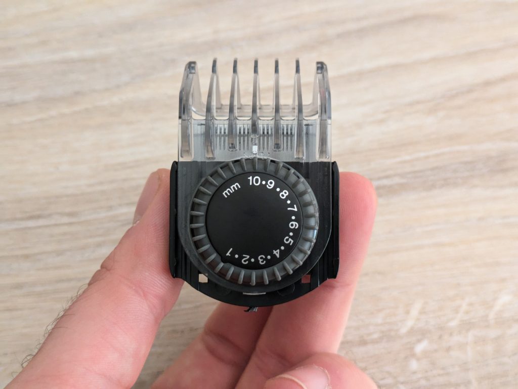 Trimmer des Hatteker ‎RSCW 9658 Rasierers mit maximaler Einstellung