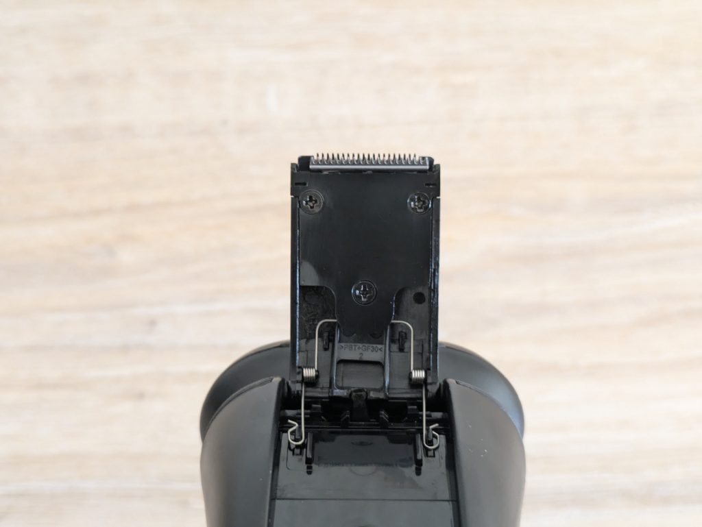 Trimmer des Remington R6 Aqua Rasierers
