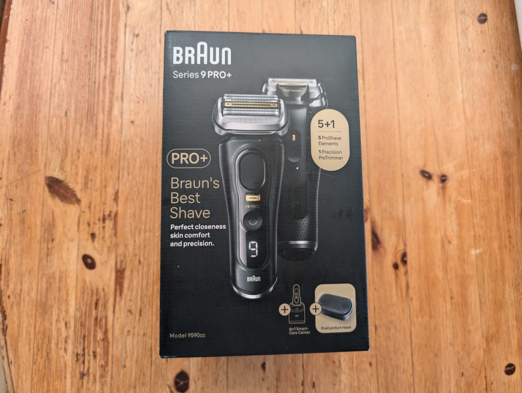 Verpackung des Braun Series 9 Pro+ Rasierers von vorne