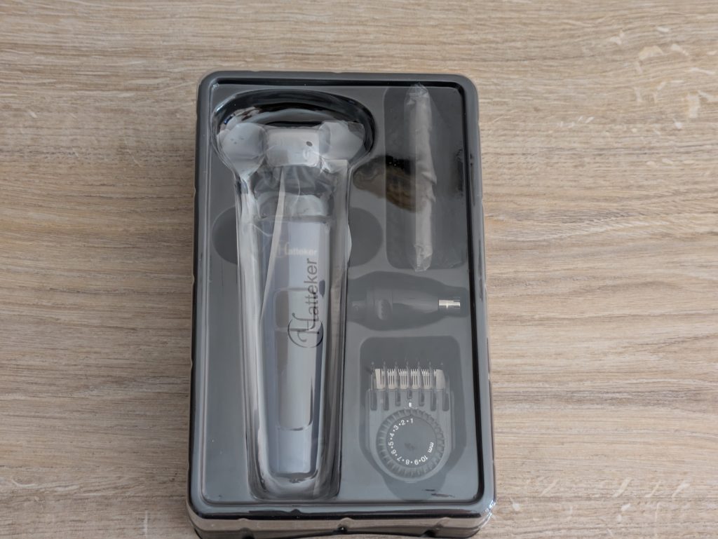 Verpackung des Hatteker ‎RSCW 9658 Rasierers geöffnet