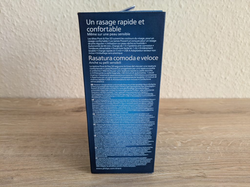 Verpackung des Philips Shaver Series 3000 Modell S314500 Rasierers von rechts