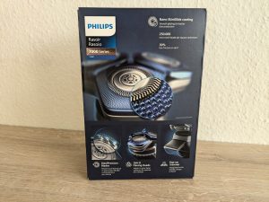 Verpackung des Philips Shaver Series 7000 Modell S788735 Rasierers von hinten