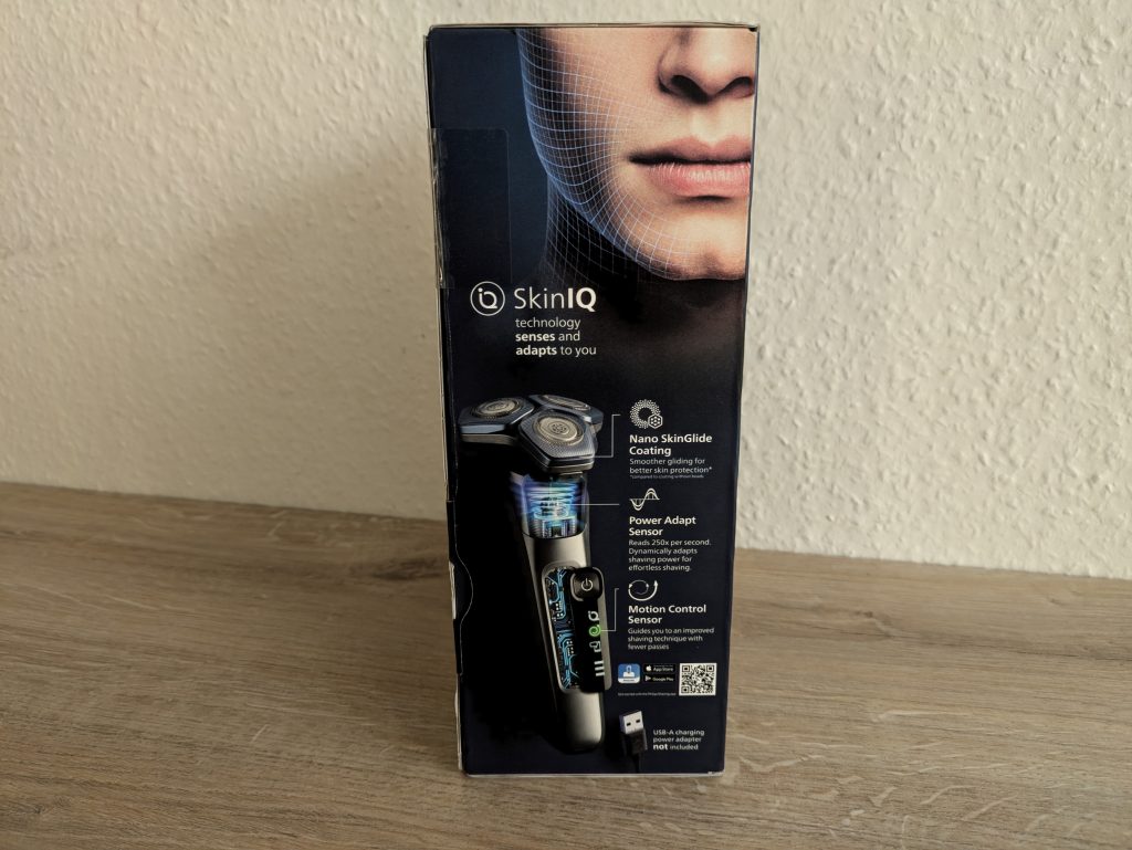 Verpackung des Philips Shaver Series 7000 Modell S788735 Rasierers von links