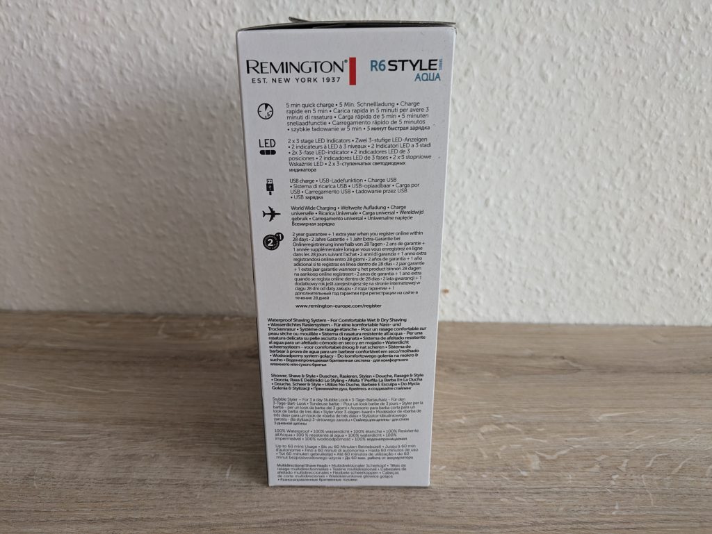 Verpackung des Remington R6 Aqua Rasierers von links
