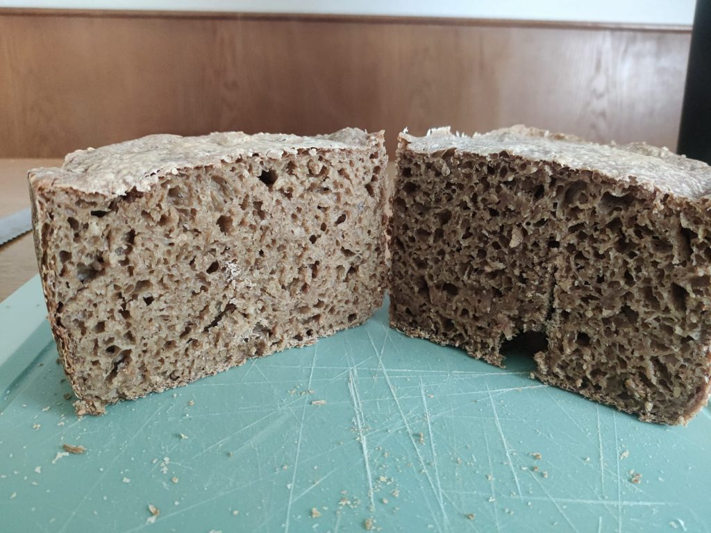 Panasonic SD-R2530K Brotbackautomat fertiges Brot aufgeschnitten