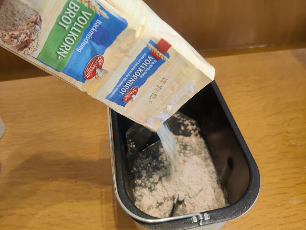 Arebos 4260627427741 Brotbackautomat Mehlzugabe