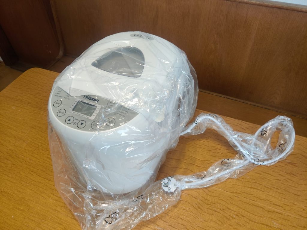 Tristar BM-4586 Brotbackautomat in Plastik verpackt
