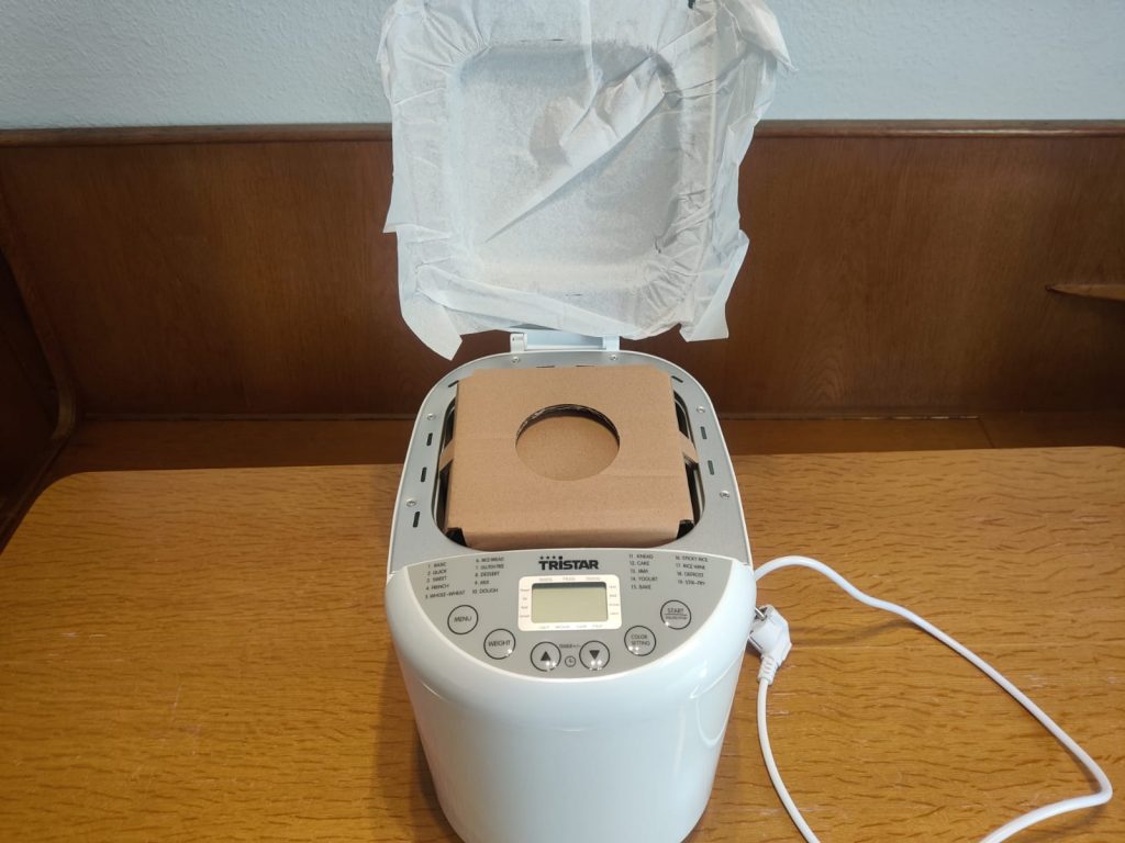 Tristar BM-4586 Brotbackautomat Zubehör verpackt