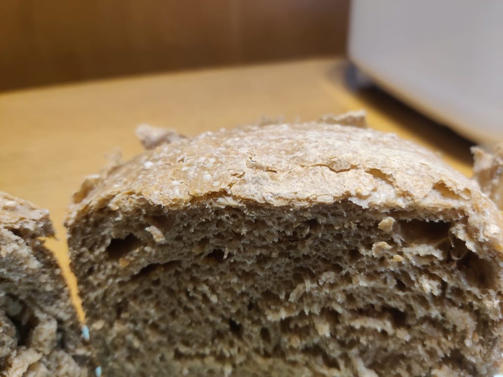Tristar BM-4586 Brotbackautomat fertiges Brot mit Kruste