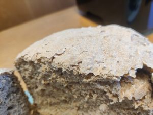 Clatronic BBA 3774 Brotbackautomat fertiges Brot mit Kruste