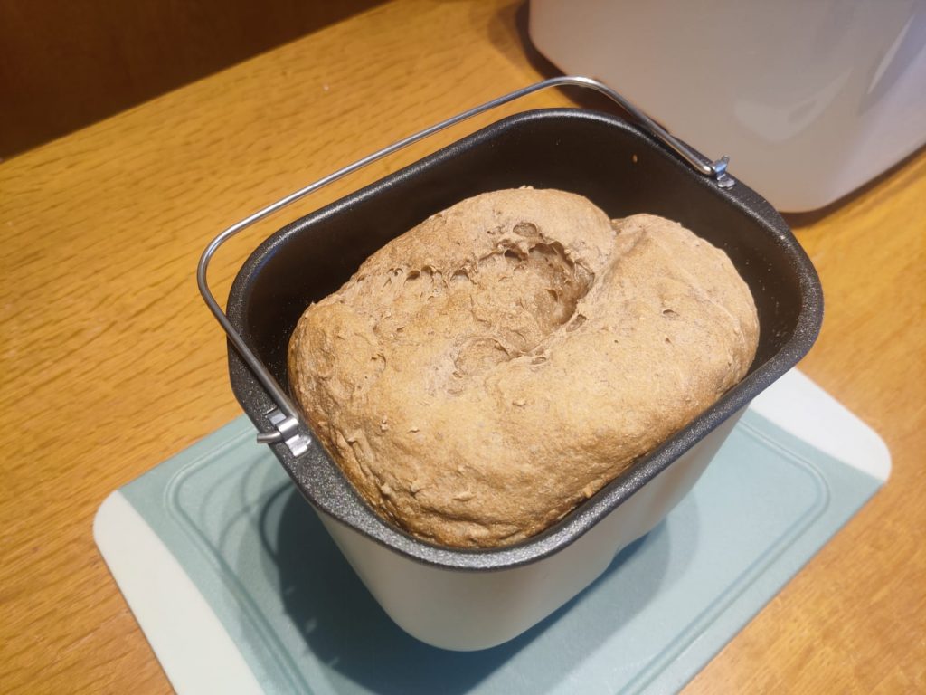 Russell Hobbs 27260-56 Brotbackautomat fertiges Brot in Backform