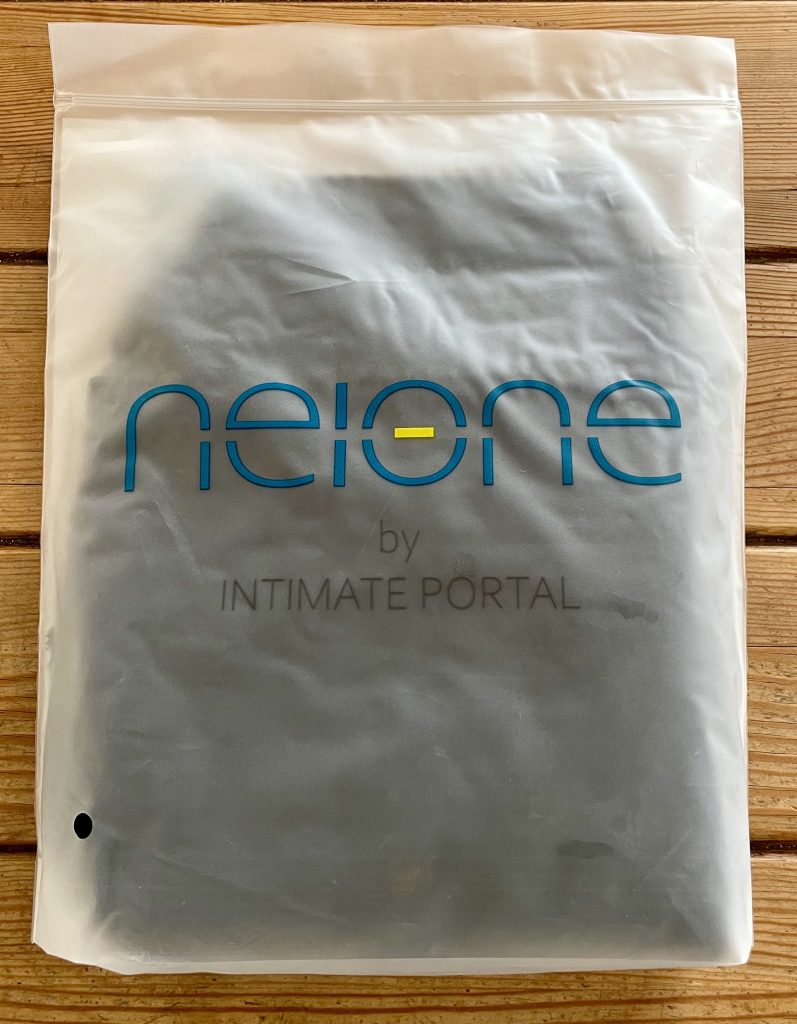 neonie by Intimate Portal Hipster-Panty Periodenunterwäsche in der Verpackung von vorne