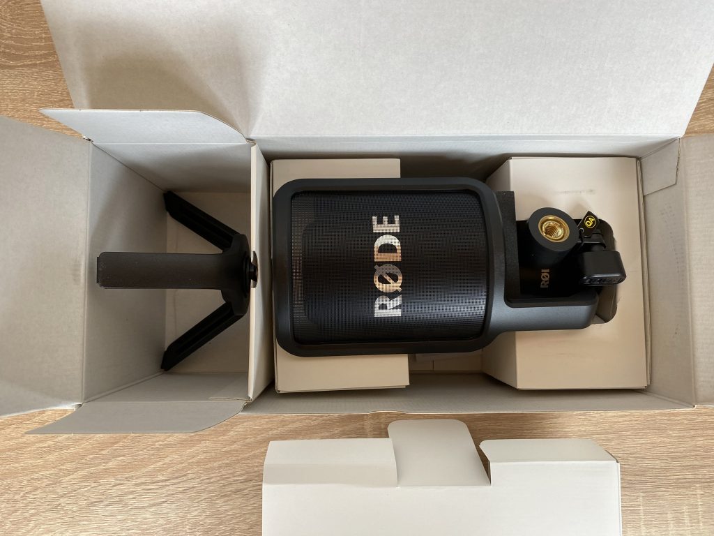 RØDE NT-USB+ Mikrofon in der Verpackung