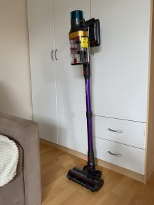 Aonus A9 Max Akku-Staubsauger stehend