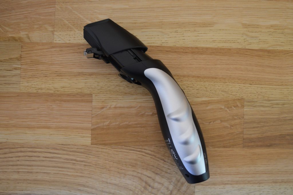 Remington MB320C Bartschneider mit ausgeklapptem Präzisionstrimmer