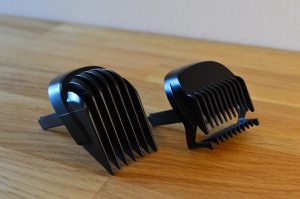 Philips BT5502-15 Bartschneider zwei Kammaufsätze Lieferumfang Seitenansicht