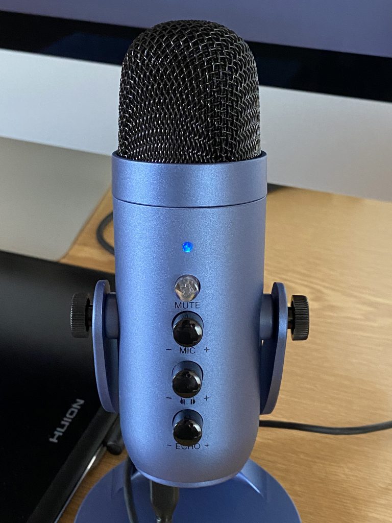 ZealSound K66 Mikrofon Detail LED-Anzeige