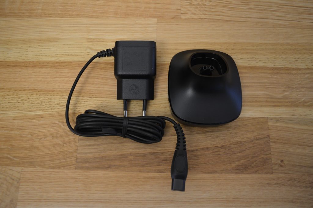 Philips BT5515-15 Bartschneider Ladestation und Netzteil