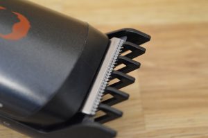 Grundig MC 9030 Bartschneider mit Kammaufsatz Detailansicht