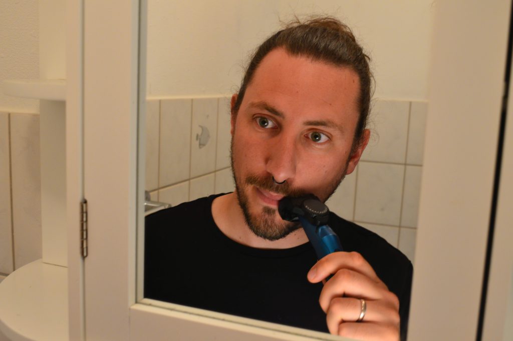 BaByliss T890E Bartschneider beim Oberlippenbart Trimmen