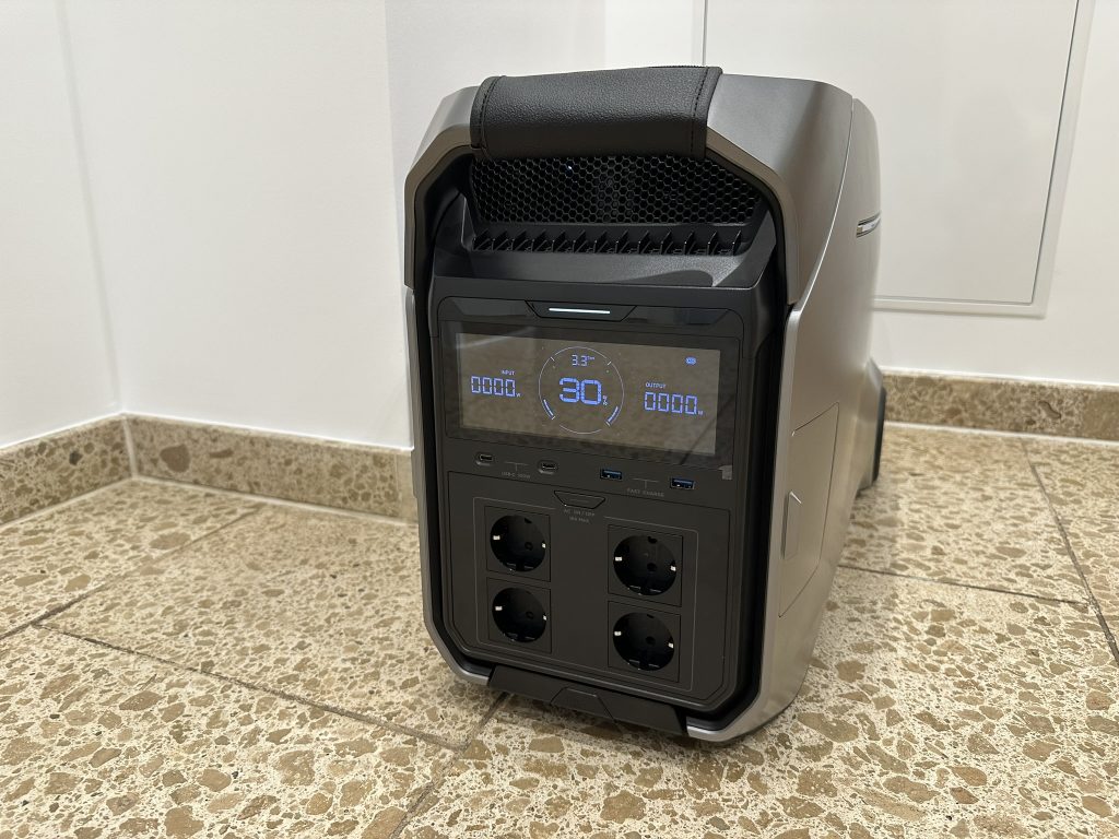 25-EcoFlow-DELTA-Pro-3-display-aktiv