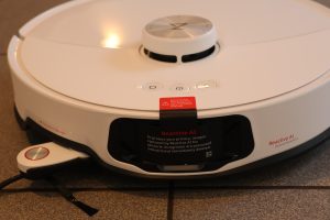 Roborock S8 MaxV Ultra Saug-Wisch-Roboter von vorne