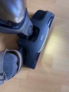 AEG QX6-1-45AN Akku Staubsauger Pedal zur Reinigung der Bürste der Bodendüse