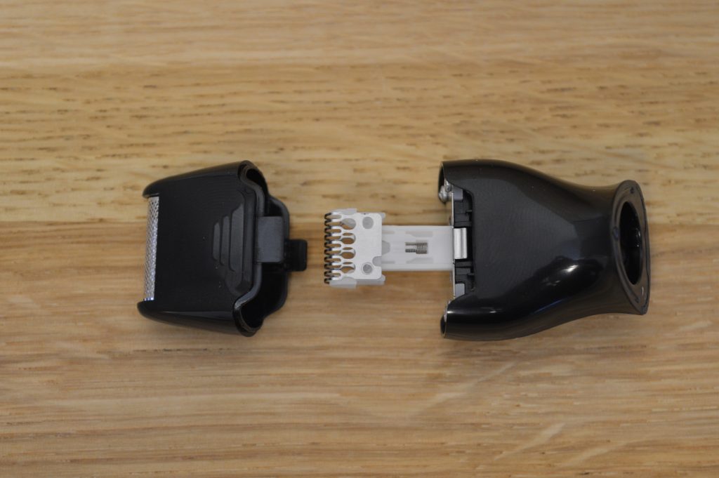 Philips MG1100-16 Multigroom Bartschneider Folienrasierer demontiert für Reinigung