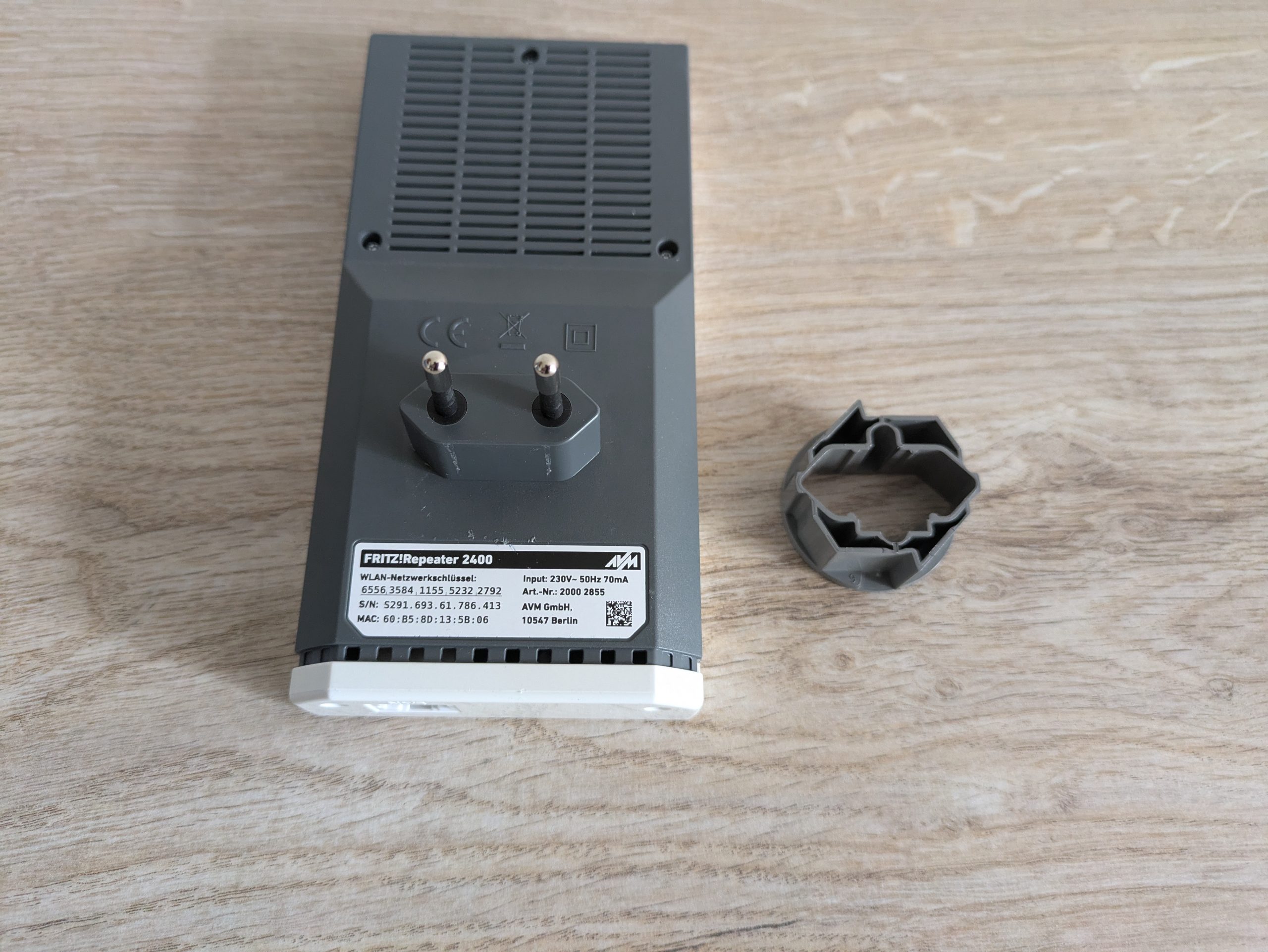AVM FRITZ! 2400 WLAN-Repeater von hinten ohne Adapter