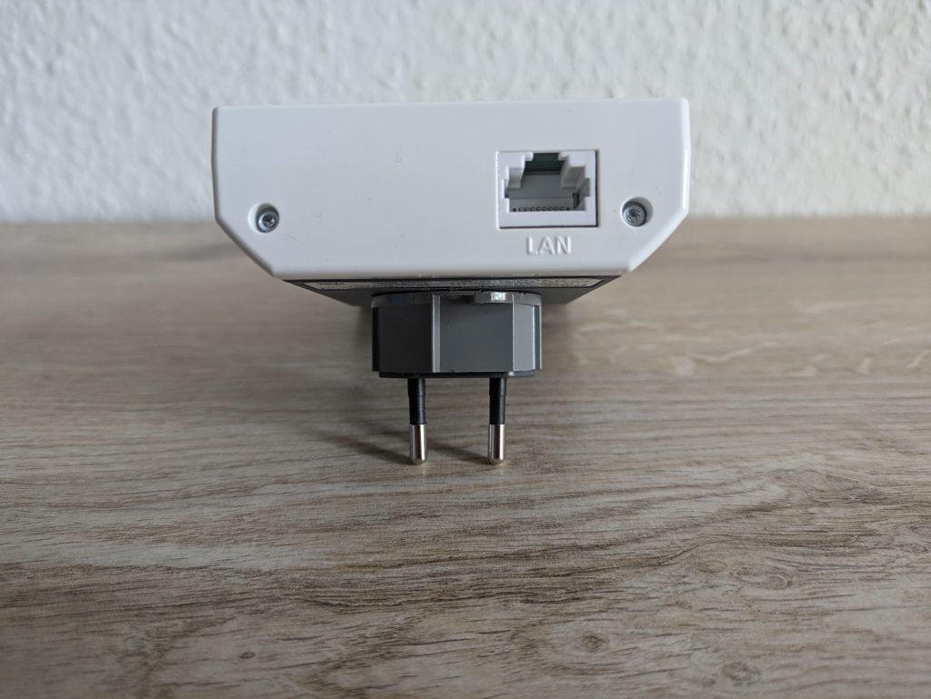 AVM FRITZ! 2400 WLAN-Repeater von unten