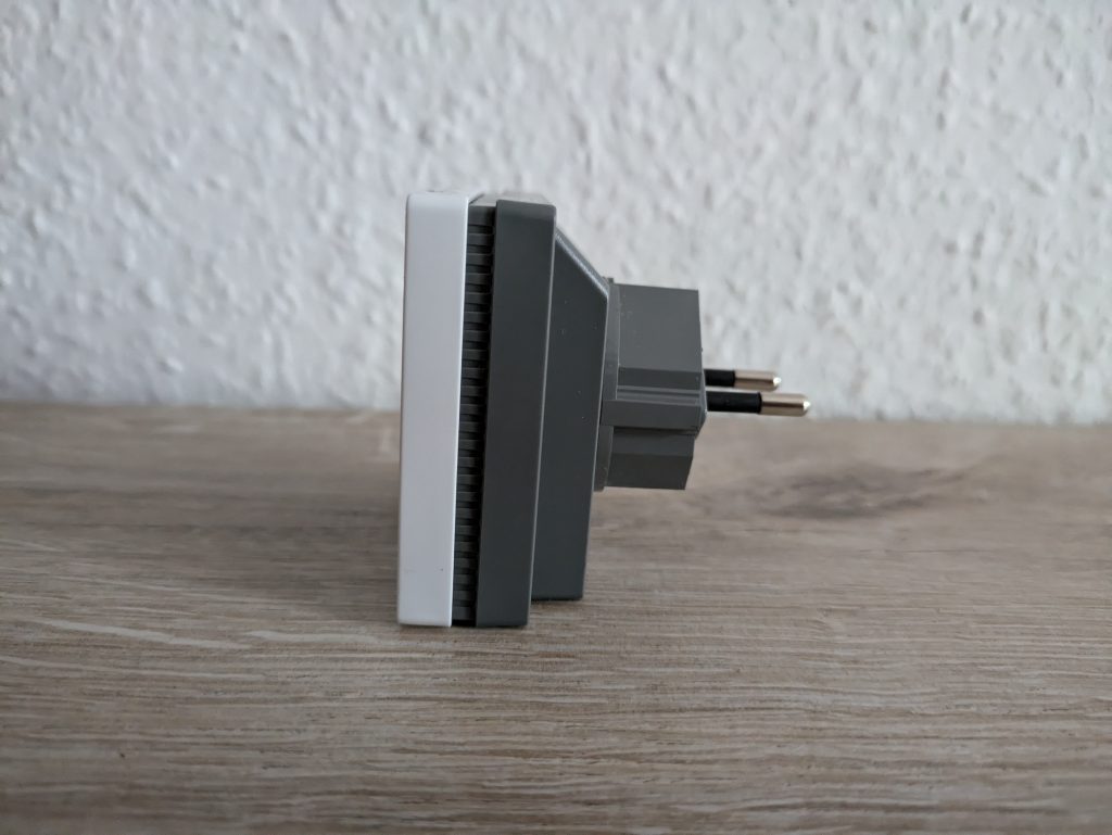 AVM FRITZ! 600 WLAN-Repeater von links