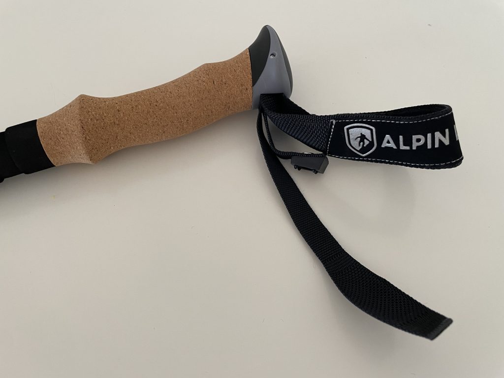 Alpin Loacker FI-653U-K4I0 Wanderstöcke Nahaufnahme Griff mit Handschlaufe