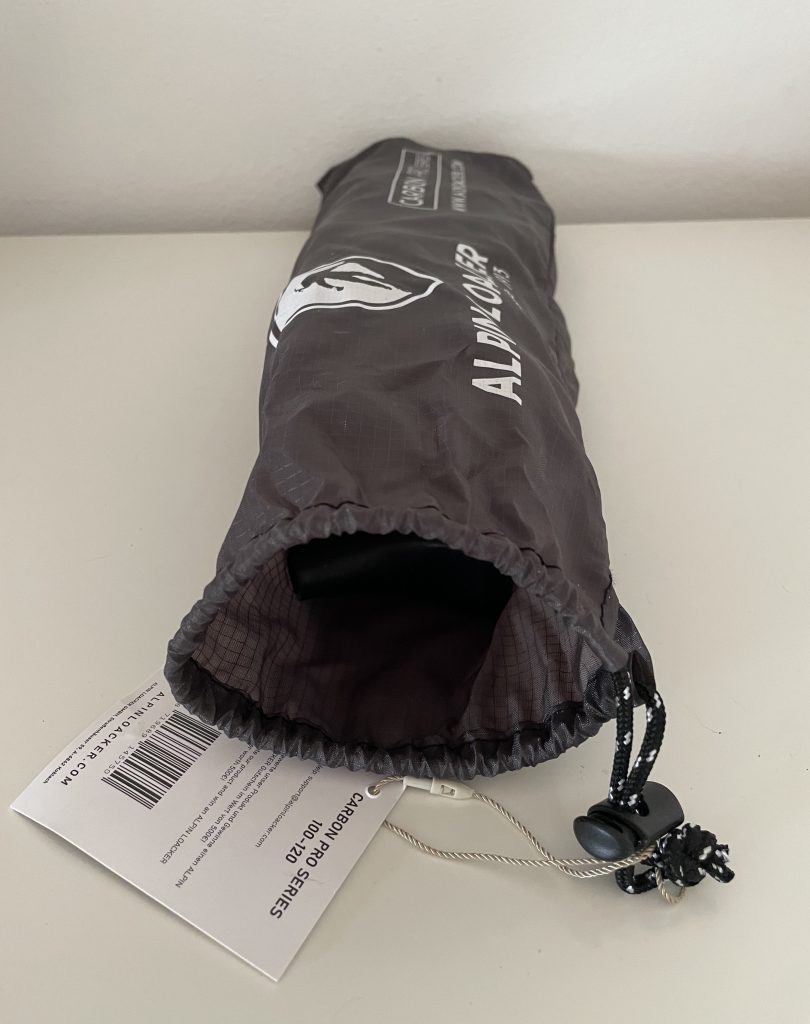 Alpin Loacker FI-653U-K4I0 Wanderstöcke Transportbeutel geöffnet