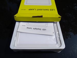 Azhien JSK-40 Tageslichtlampe Verpackung geöffnet