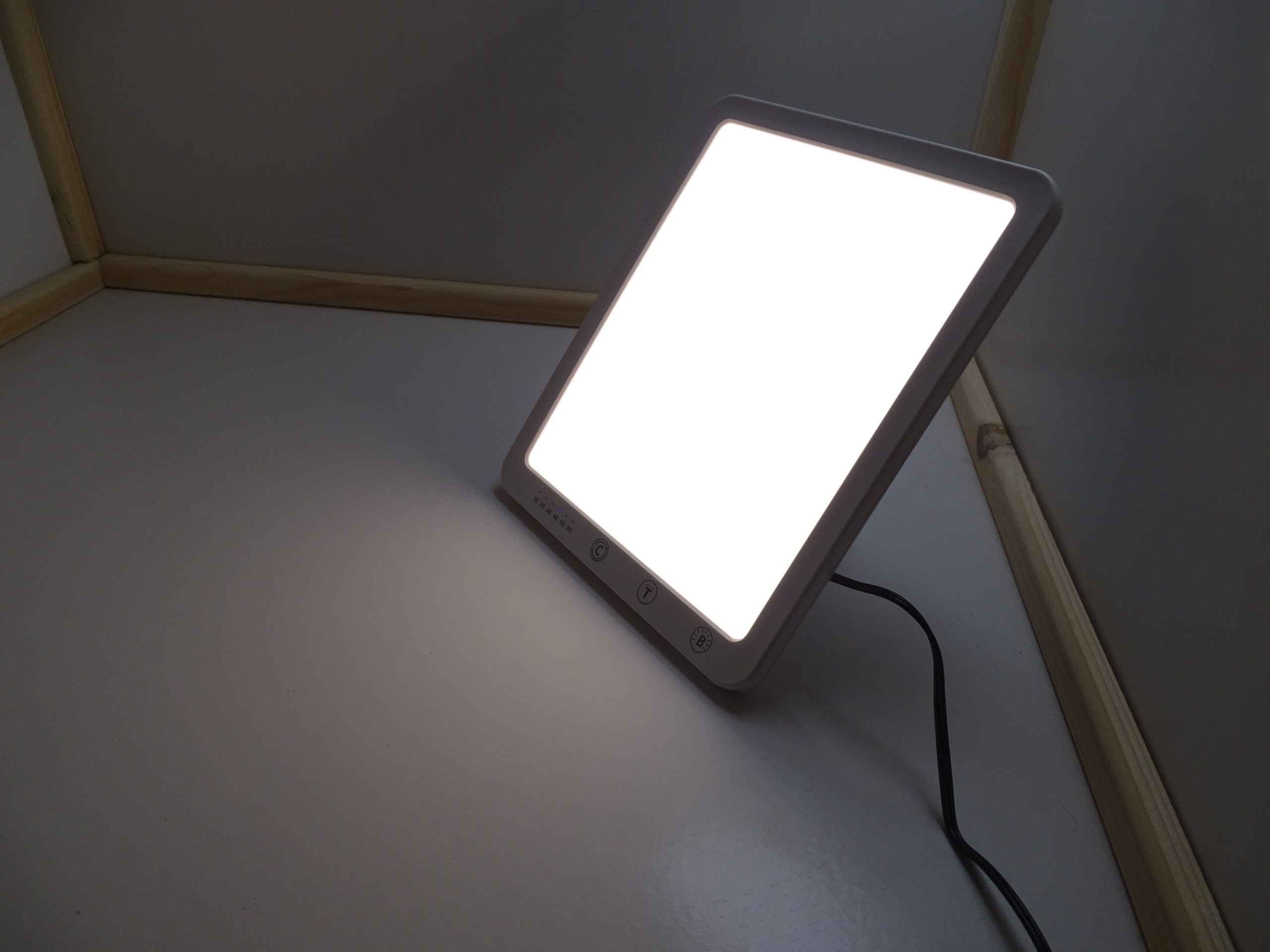 Azhien JSK-40 Tageslichtlampe eingeschaltet