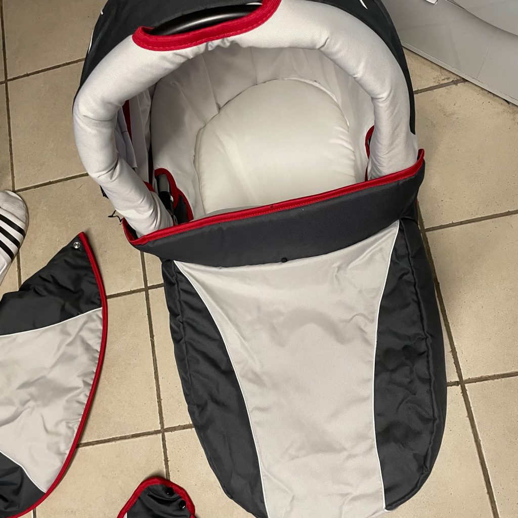 Bergsteiger Kinderwagen Babywagen Capri 3in1 Babywanne innen