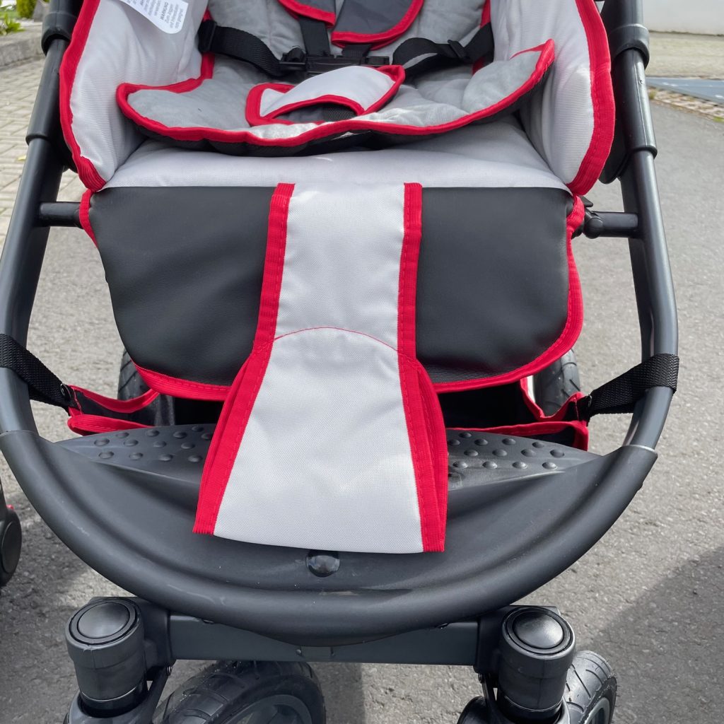Bergsteiger Kinderwagen Babywagen Capri 3in1 Fußstütze