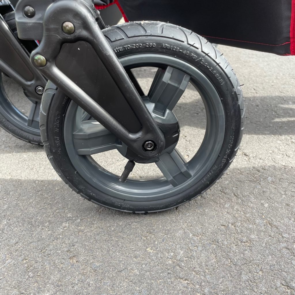 Bergsteiger Kinderwagen Babywagen Capri 3in1 Vorderräder